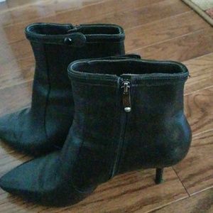 Via Spiga Black 2 1/2 in. leather heels.